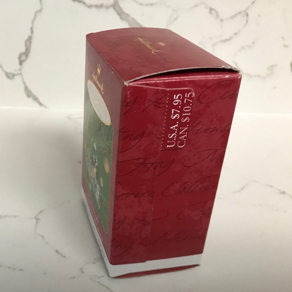 Vintage Hallmark Collectible Cool Decade 2001 Penguin Christmas Ornament - Picture 7 of 9